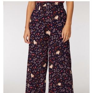 NWT Princess highway Rabbit print pants